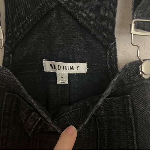 Wild Honey Black Distressed Shorts Overalls Size: M - Picture 4 of 8